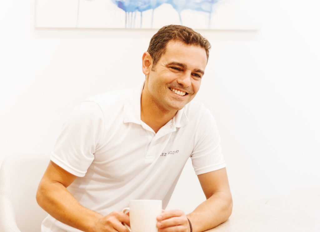 Fernando Vélez smiling